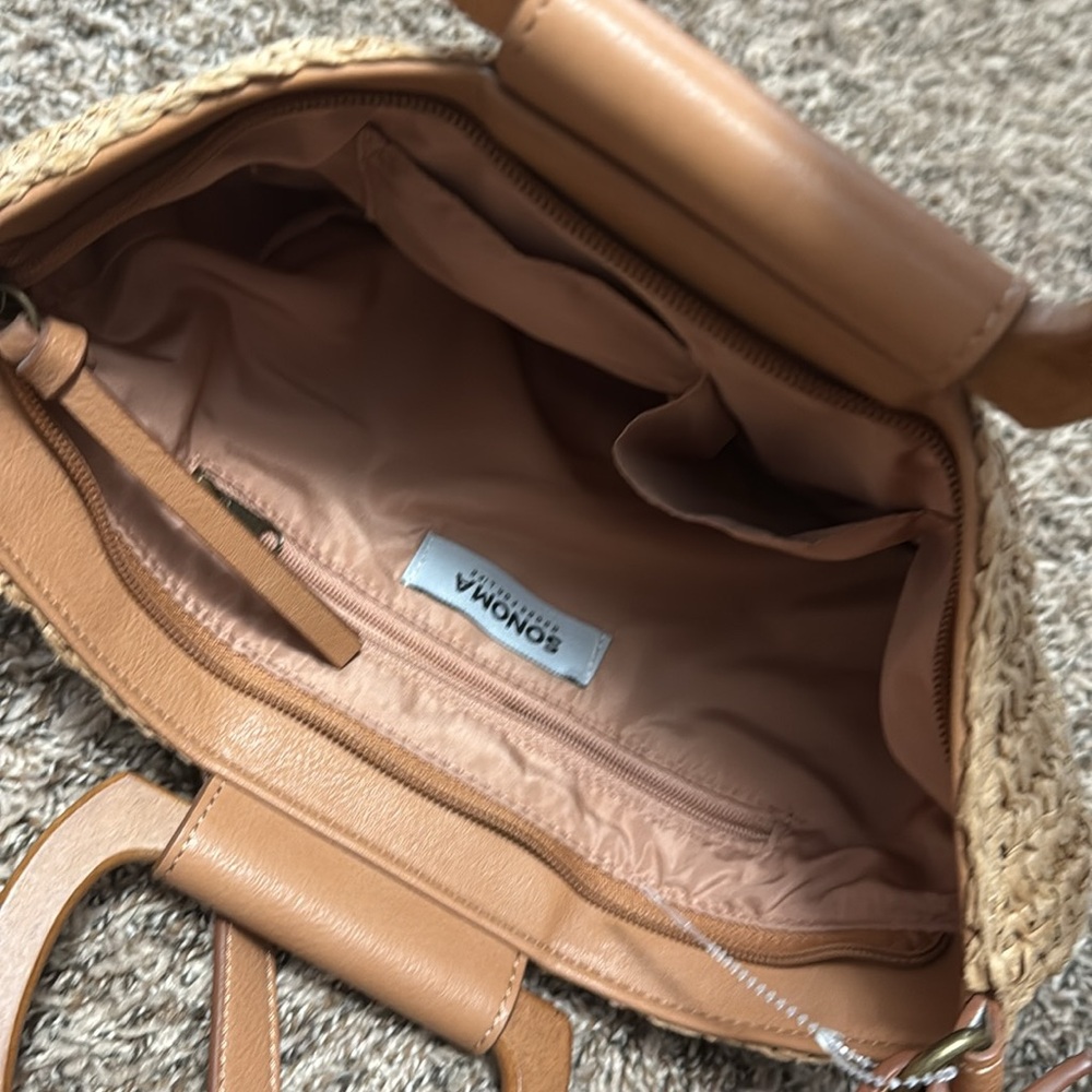 Sonoma Vacation! Raffia Hand Bag with Wooden Handle; GUC - Picture 3 of 7